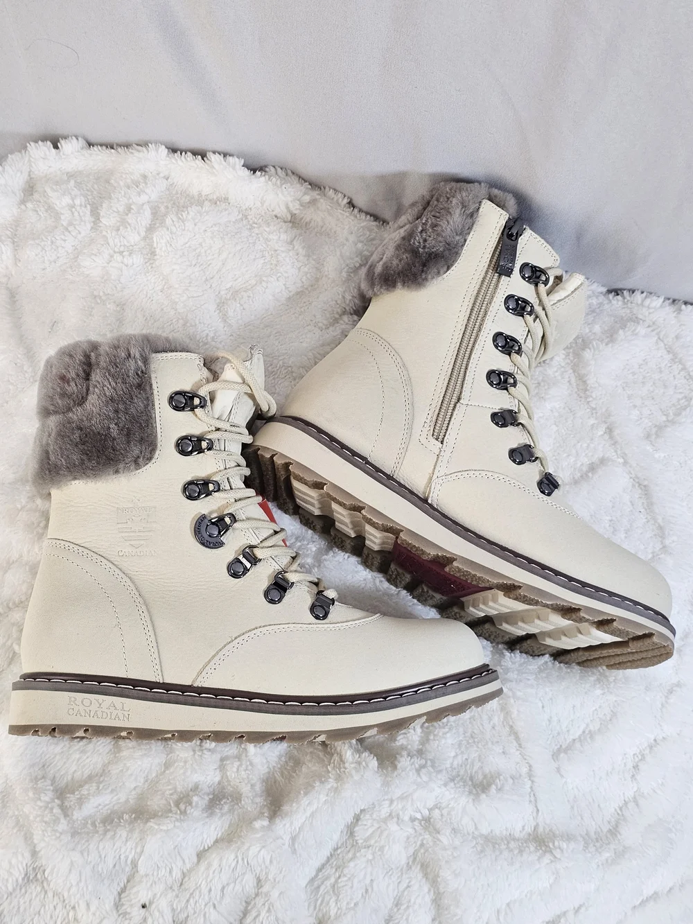 NWT‎ Royal Canadian Cambridge Winter Boots | Pale Ale White | Size 6